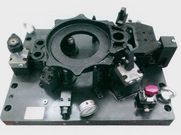 製動器底(di)闆(ban)液(ye)壓裌具(ju)
